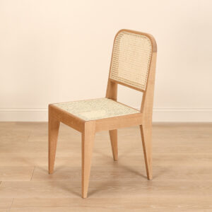The Luna dining chair